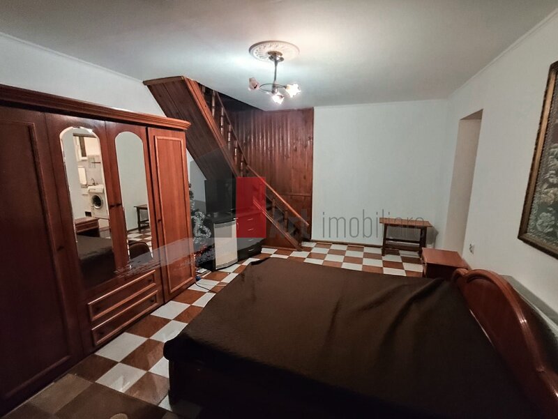 Damaroaia Garsoniera de inchiriat in zona Damaroaia